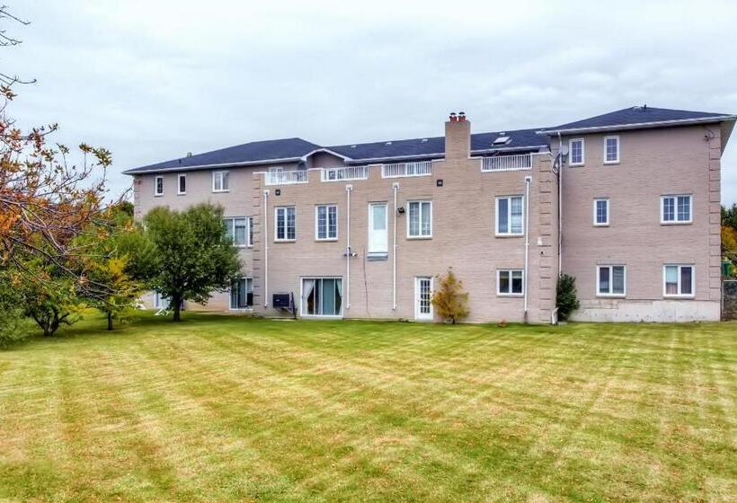 Casa 1 Dormitori, White House Canada