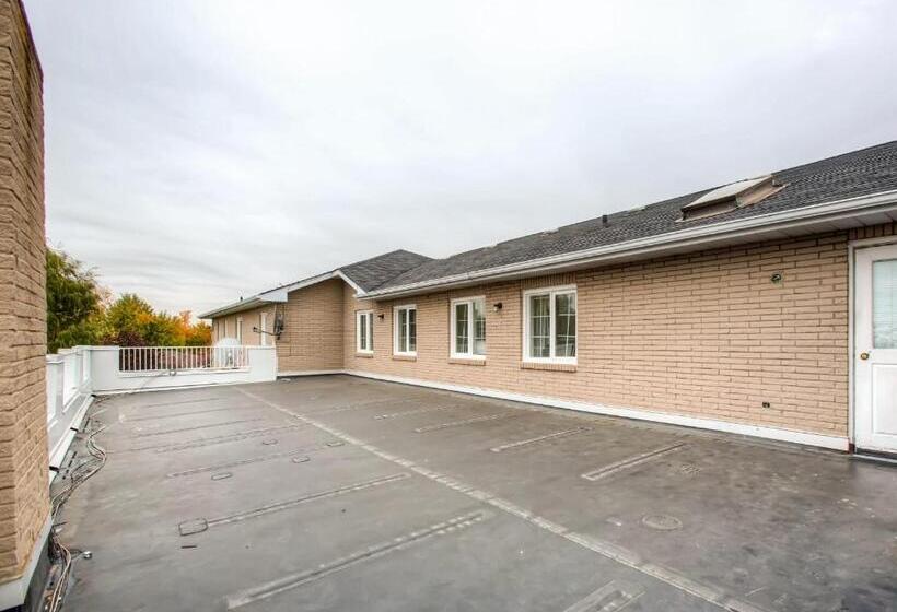 Casa 1 Dormitori, White House Canada