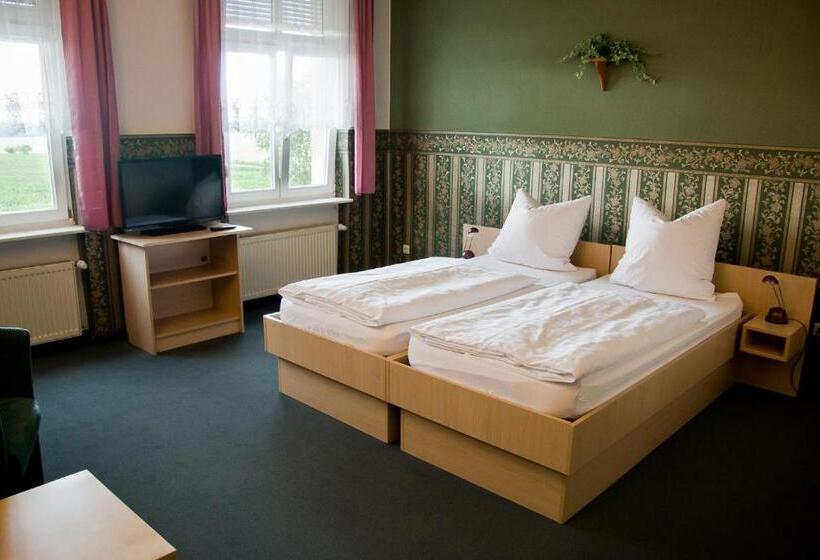 Номер Стандарт, Pension Zum Engel