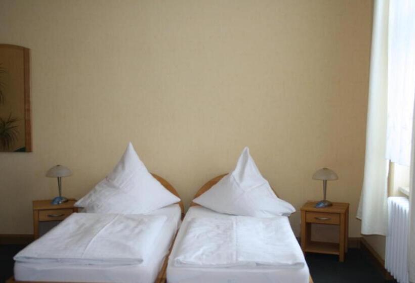 Номер Стандарт, Pension Zum Engel