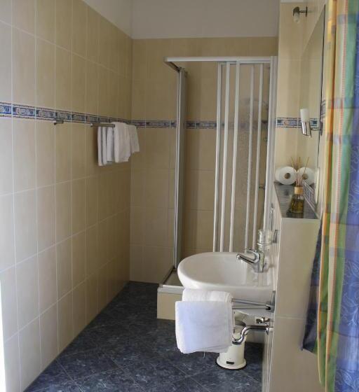 Номер Стандарт, Pension Zum Engel