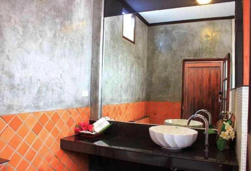 غرفة ديلوكس ثلاثية, Peace Paradise Beach