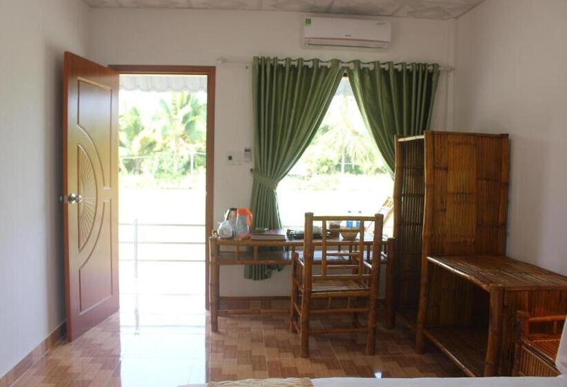 اتاق لوکس سه تخته, Tra Vinh Lodge