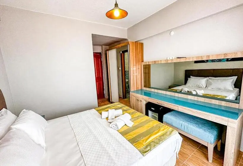 オーシャンビューデラックスルームバルコニー付き, Grand Avşa Otel