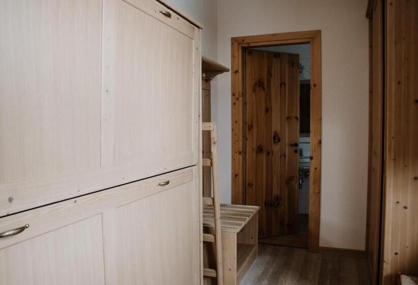 발코니가 있는 4인용 스탠다드 룸, Principessa Giovanna Boutique Chalet