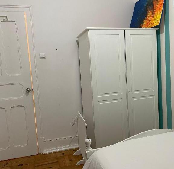 اتاق استاندارد, Nautic M1 R2   Classy & Cozy Double Room With Shared Bathroom In Marques Pombal