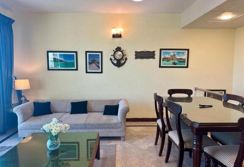 کابین, Luxury Cottage Retreat