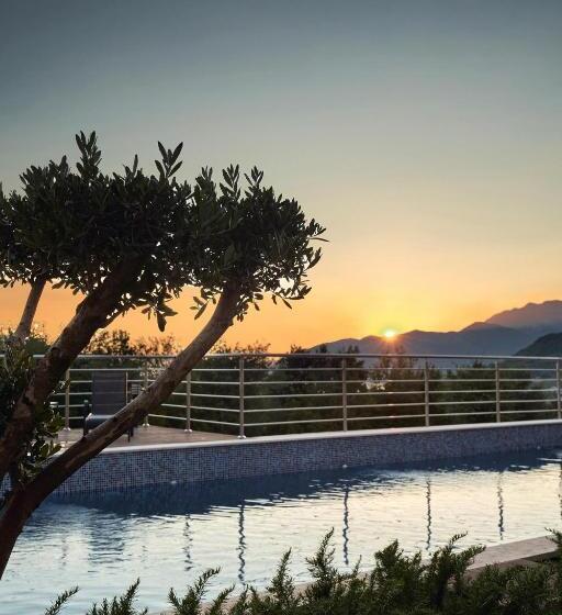 سوییت با چشمانداز باغ, Casa Collection