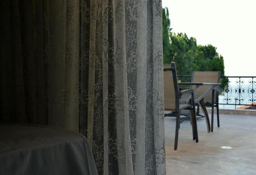 デラックスの4人部屋, Ammos Luxury Suites