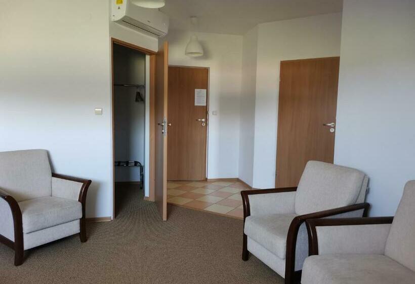 استودیو خانوادگی, Golf Hotel Lisia Polana