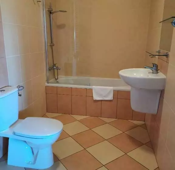 استودیو خانوادگی, Golf Hotel Lisia Polana