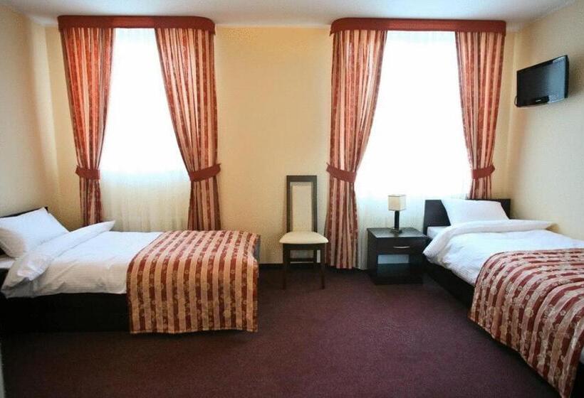 اتاق استاندارد سه نفره, Aviator Hotel Restauracja & Spa