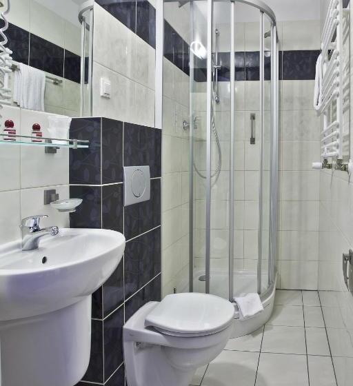 Номер Стандарт Трехместный, Aviator Hotel Restauracja & Spa