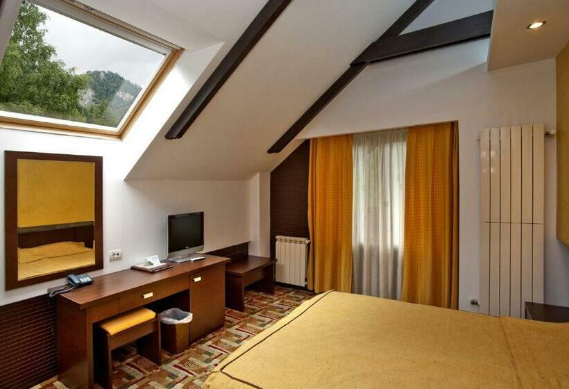 جناح جونيور, Casa Iris Hotel & Restaurant