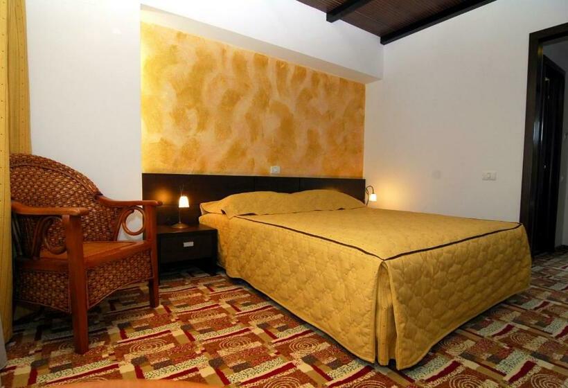 جناح جونيور, Casa Iris Hotel & Restaurant