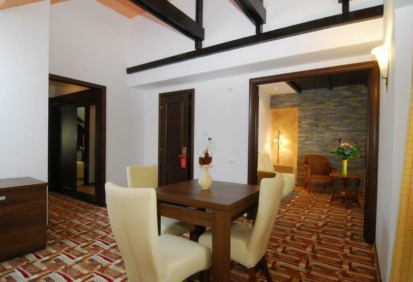 Люкс 2 Спальни, Casa Iris Hotel & Restaurant