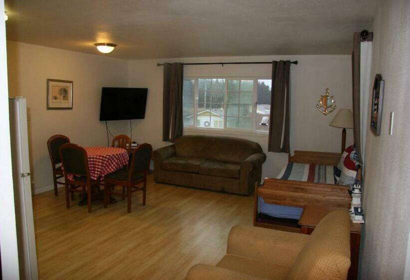 キングサイズベッドのスイートルーム, Coastal Inn And Suites