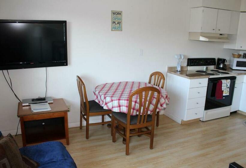 Люкс Кровать Кинг, Coastal Inn And Suites