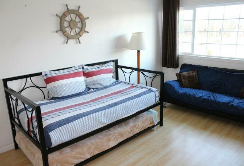 キングサイズベッドのスイートルーム, Coastal Inn And Suites