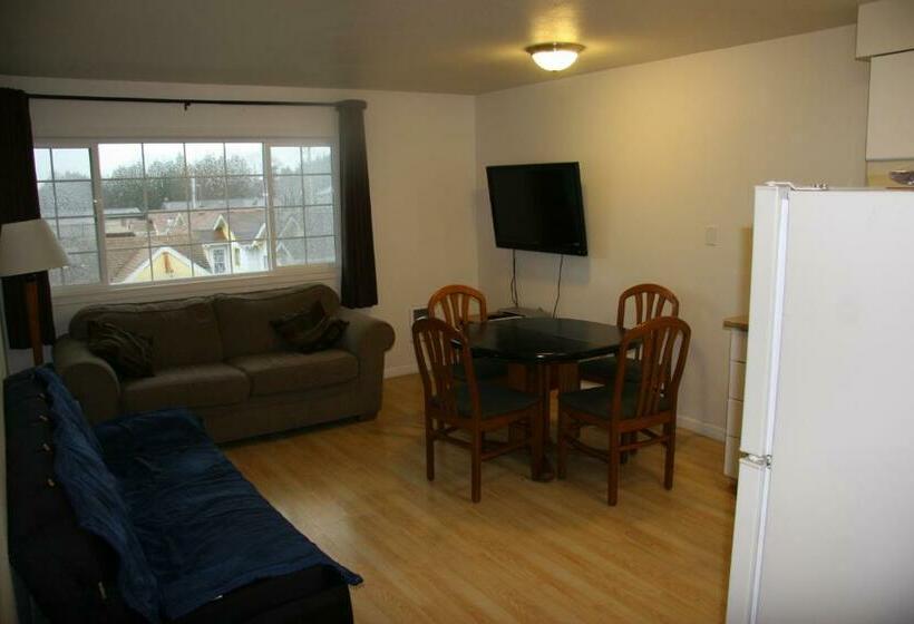 キングサイズベッドのスイートルーム, Coastal Inn And Suites