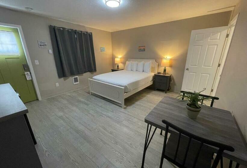 スタンダードスタジオ, Coastal Inn And Suites