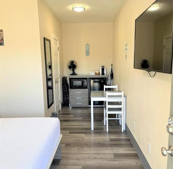 スタンダードスタジオ, Coastal Inn And Suites