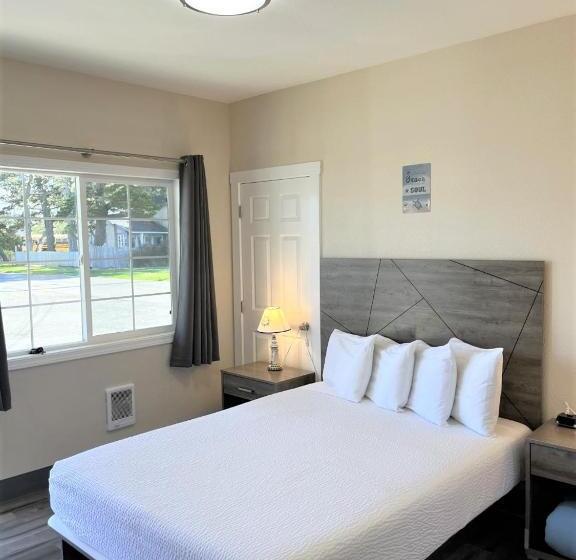 Студия Стандарт, Coastal Inn And Suites