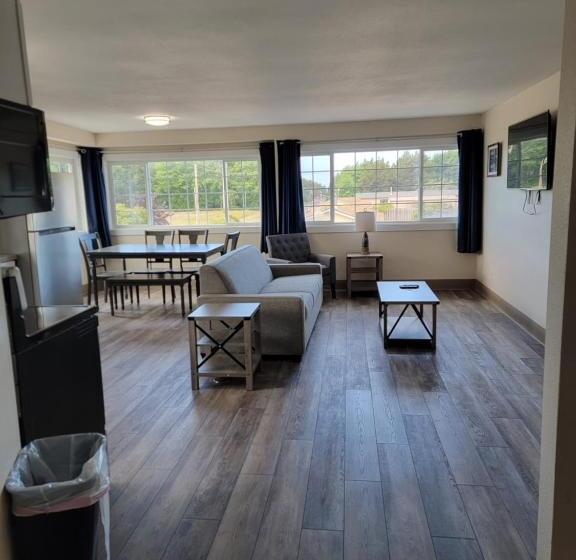 スタンダードルーム, Coastal Inn And Suites