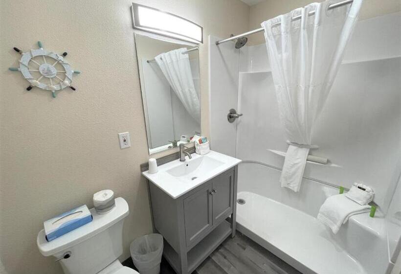 スイート（家族用）, Coastal Inn And Suites