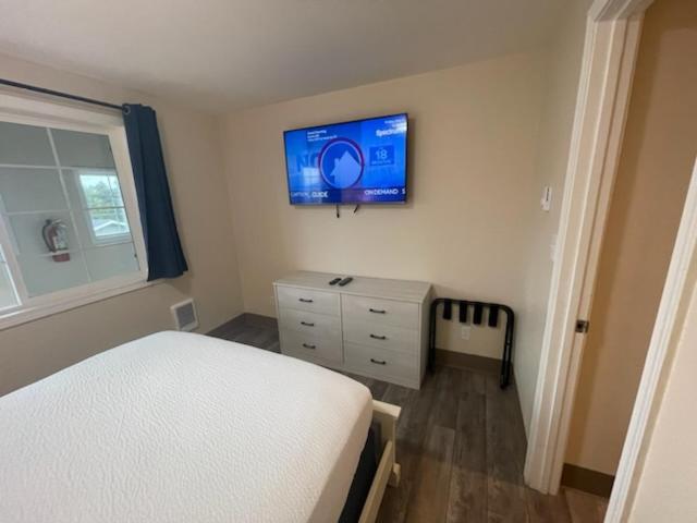 キングサイズベッドのスイートルーム, Coastal Inn And Suites