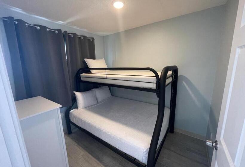 ファミリースイートの２ベッドルーム, Coastal Inn And Suites