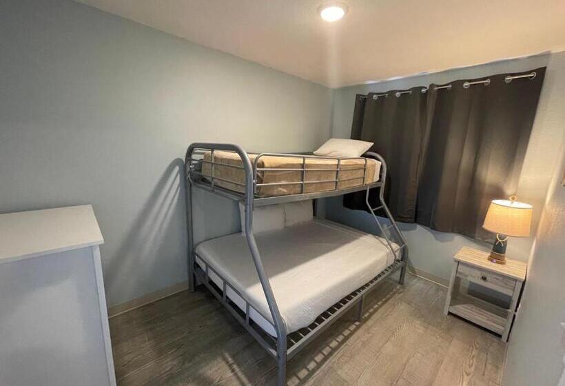 ファミリースイートの２ベッドルーム, Coastal Inn And Suites