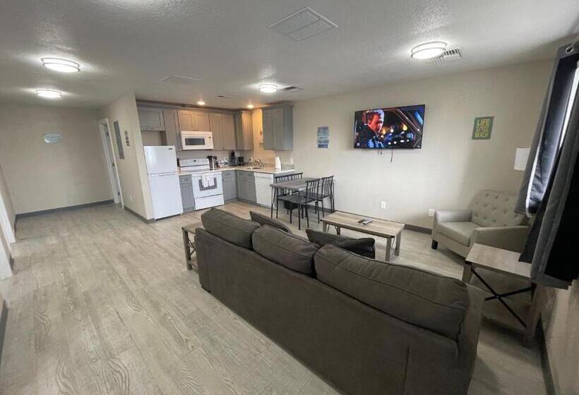 ３ベッドルームスイート, Coastal Inn And Suites