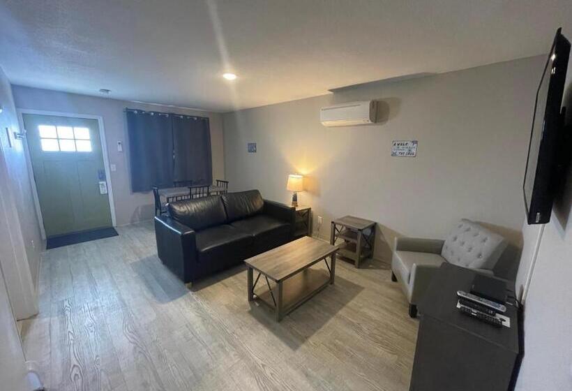 ファミリースイートの２ベッドルーム, Coastal Inn And Suites