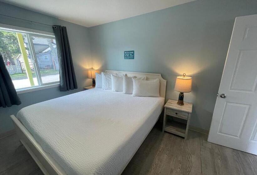 キングサイズベッドのスイートルーム, Coastal Inn And Suites