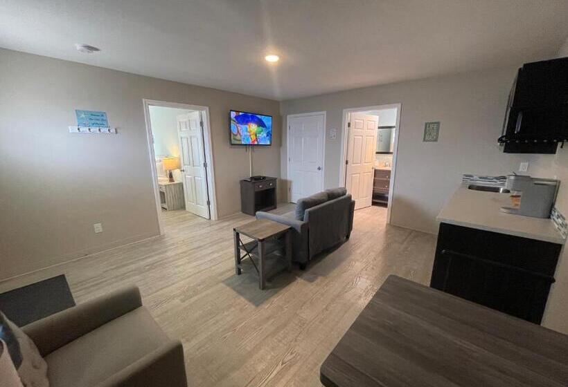 キングサイズベッドのスイートルーム, Coastal Inn And Suites