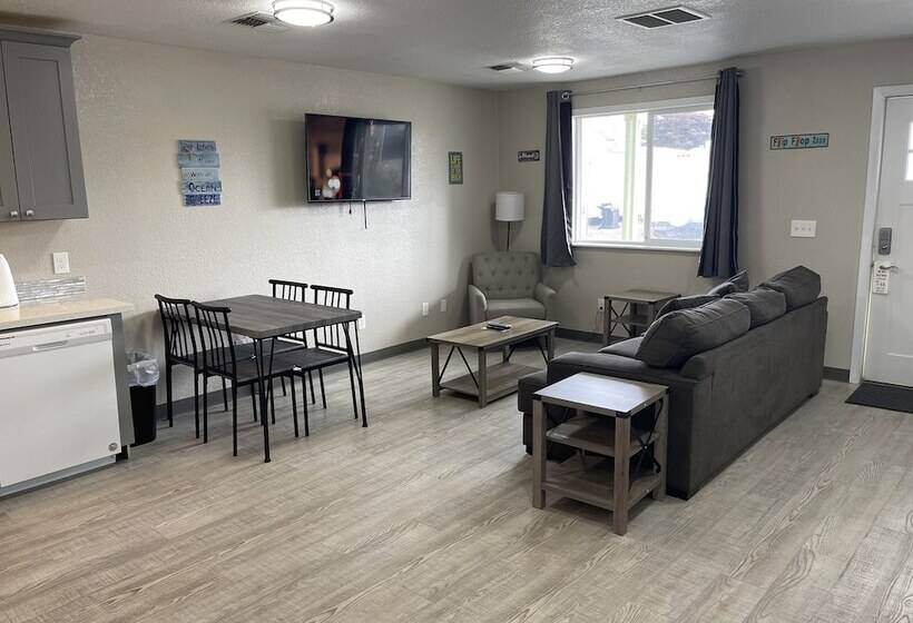 ３ベッドルームスイート, Coastal Inn And Suites