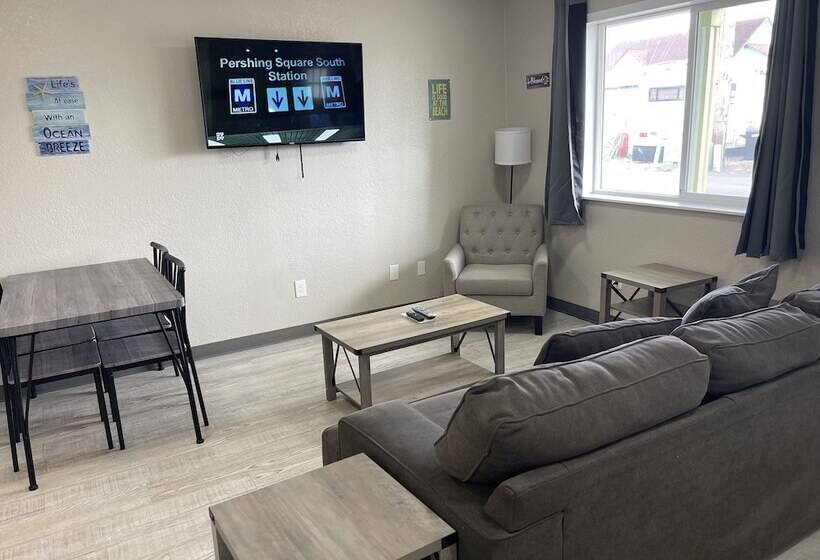 Люкс 3 Спальни, Coastal Inn And Suites
