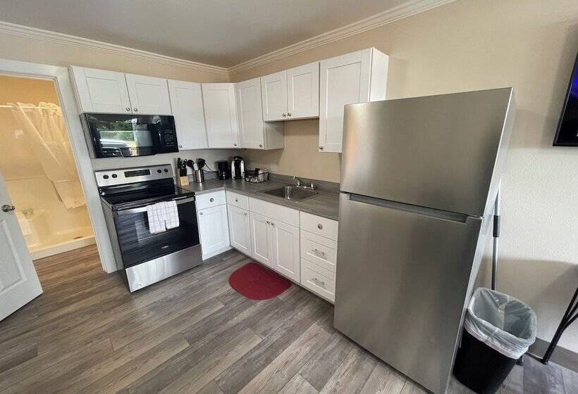 ファミリースイートの２ベッドルーム, Coastal Inn And Suites