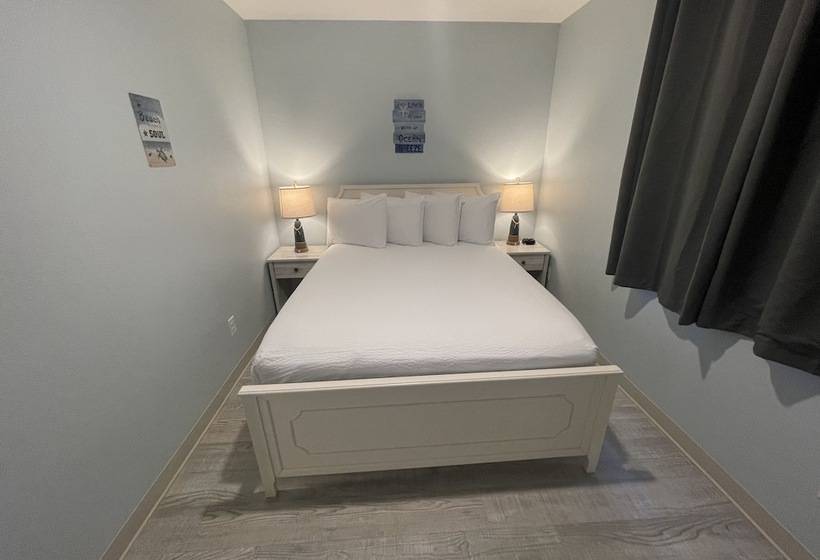 Люкс Семейный 2 Спальни, Coastal Inn And Suites