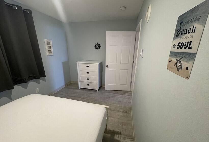 Люкс Семейный 2 Спальни, Coastal Inn And Suites