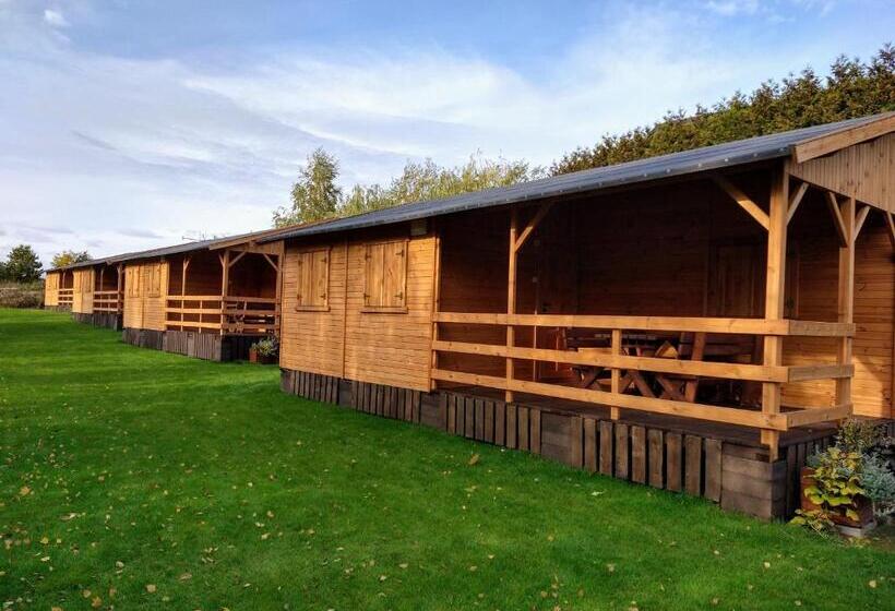 샬레, Dom Wczasowy Pięciu Pomostów I Domki Letniskowe