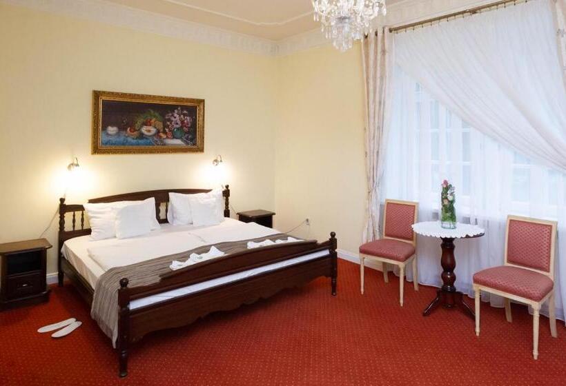 スタンダードルーム, Dwor Sojki