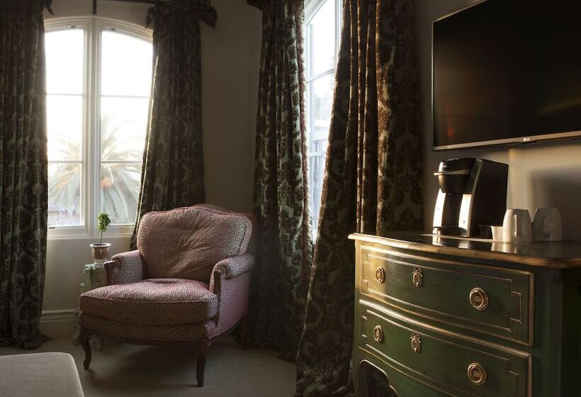 جناح, Enchante Boutique