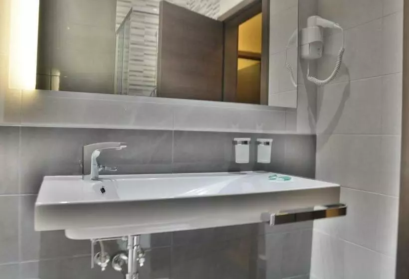 2 Bedrooms Suite Sea View, Fiesa