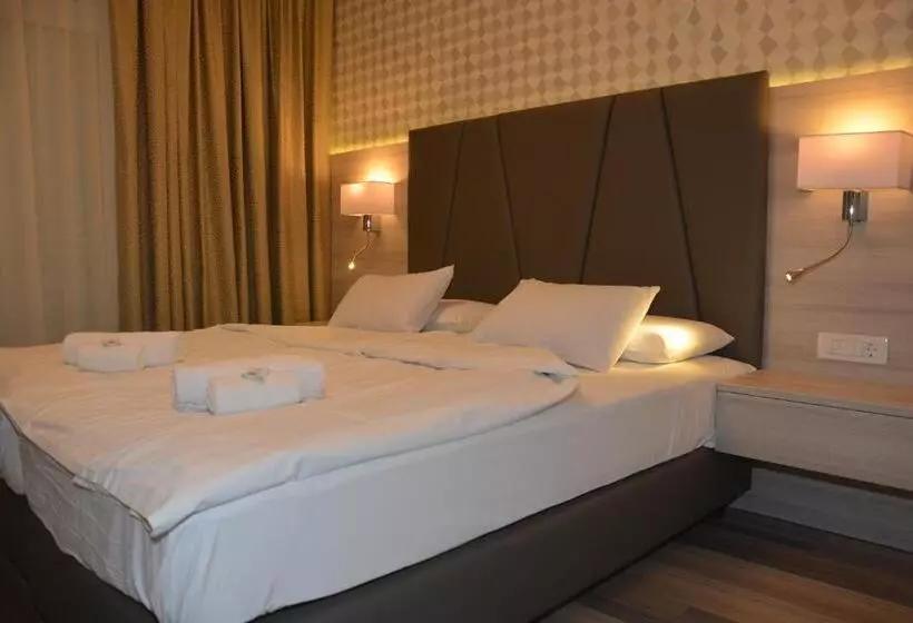 2 Bedrooms Suite Sea View, Fiesa