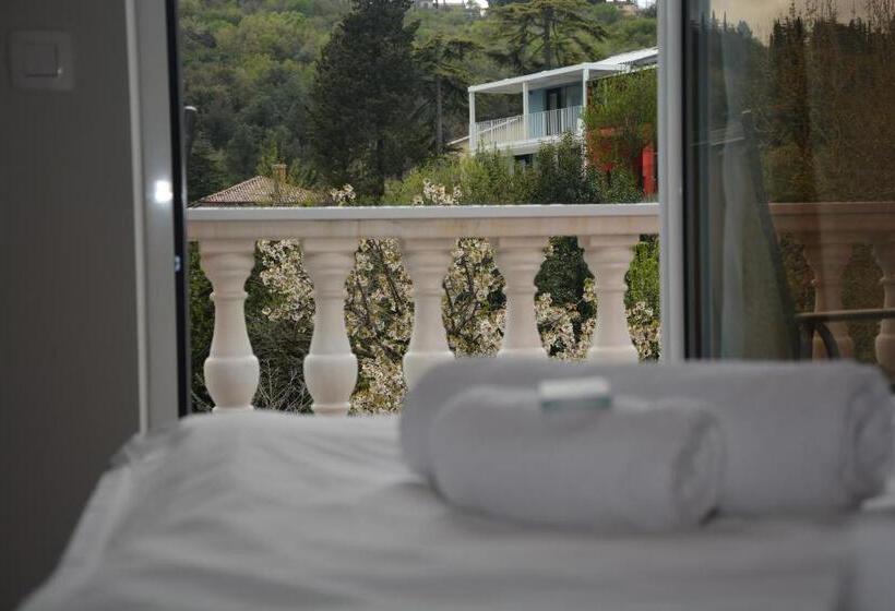 2 Bedrooms Suite Sea View, Fiesa