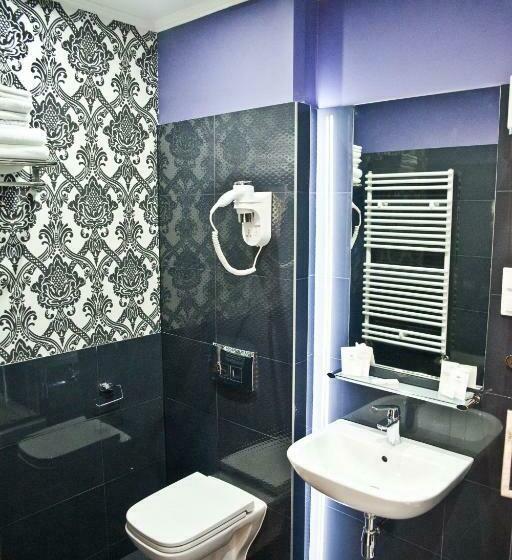 חדר דלוקס, Gal