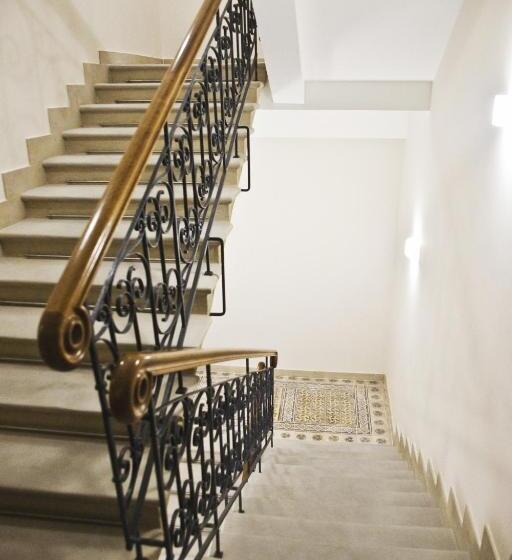 חדר סופריור יחיד, Gal