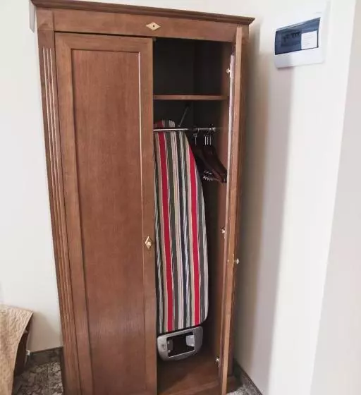 اتاق سوپریور یک تخته, Gal